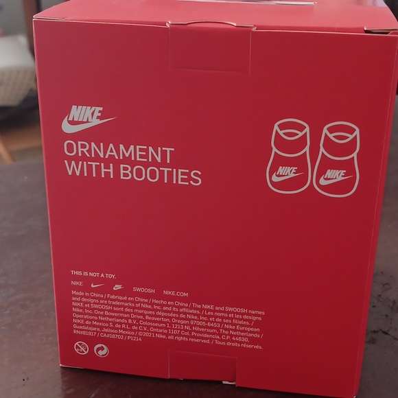 Nike ornament with booties - Picture 3 of 4